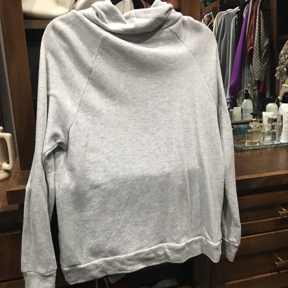 Gray pullover - Picture 4 of 4